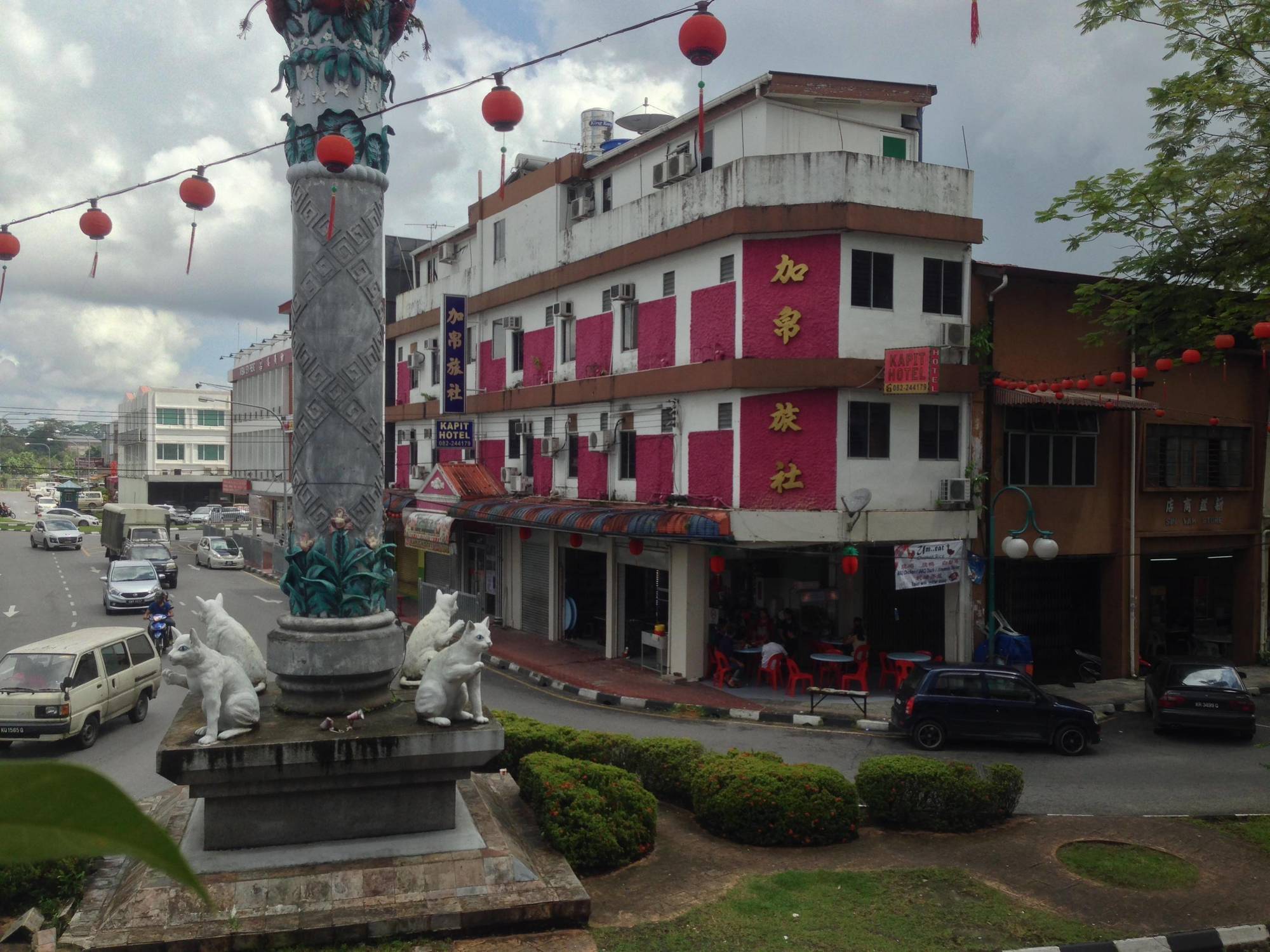 My Place Hotel & Lodge Kuching Ngoại thất bức ảnh